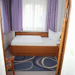 Guest house Hotel-pension Seeblick Kuehlungsborn