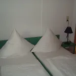 Hotel-pension Seeblick Guest house Kuehlungsborn